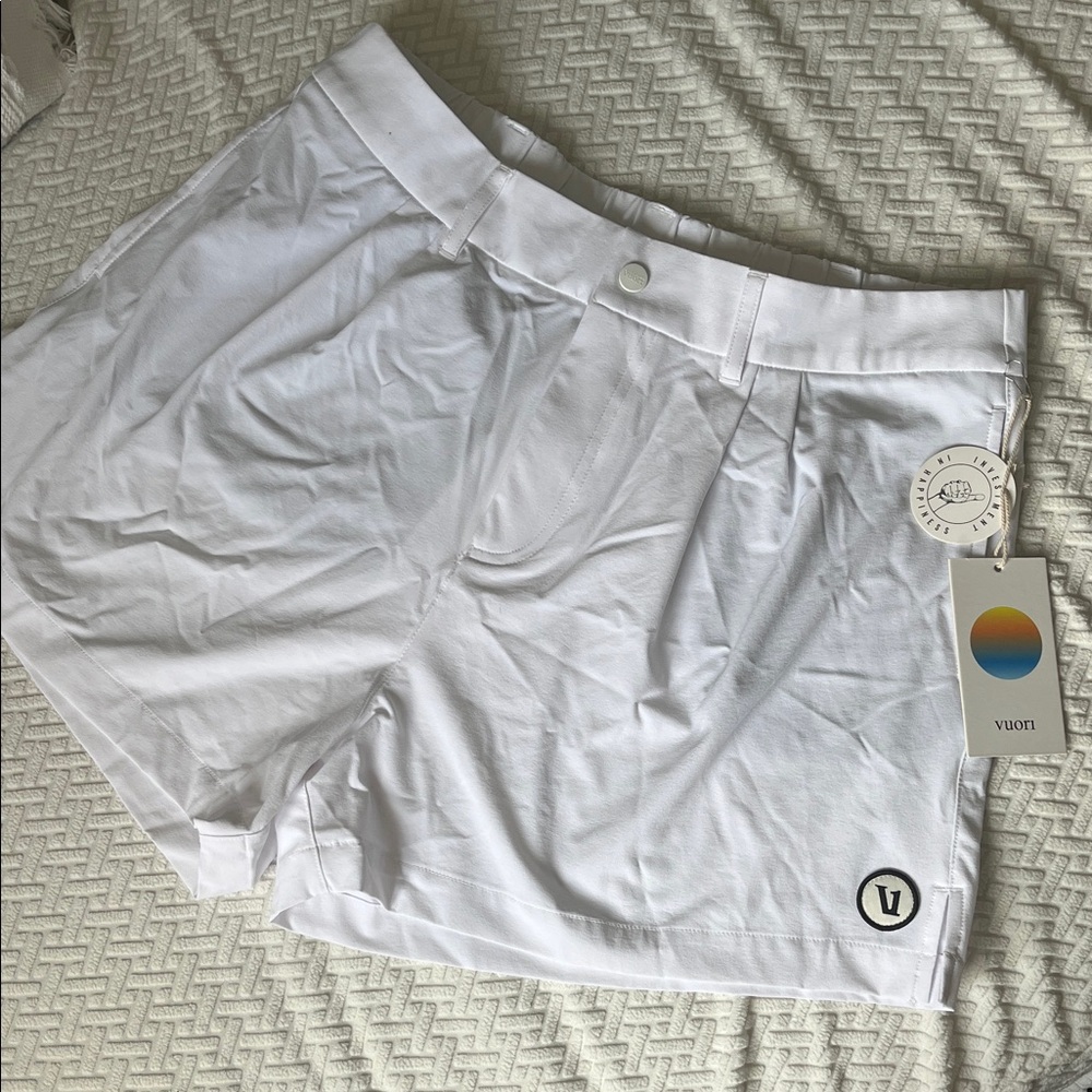 Vuori White Solar Performance Athletic Shorts, new - Picture 3 of 7